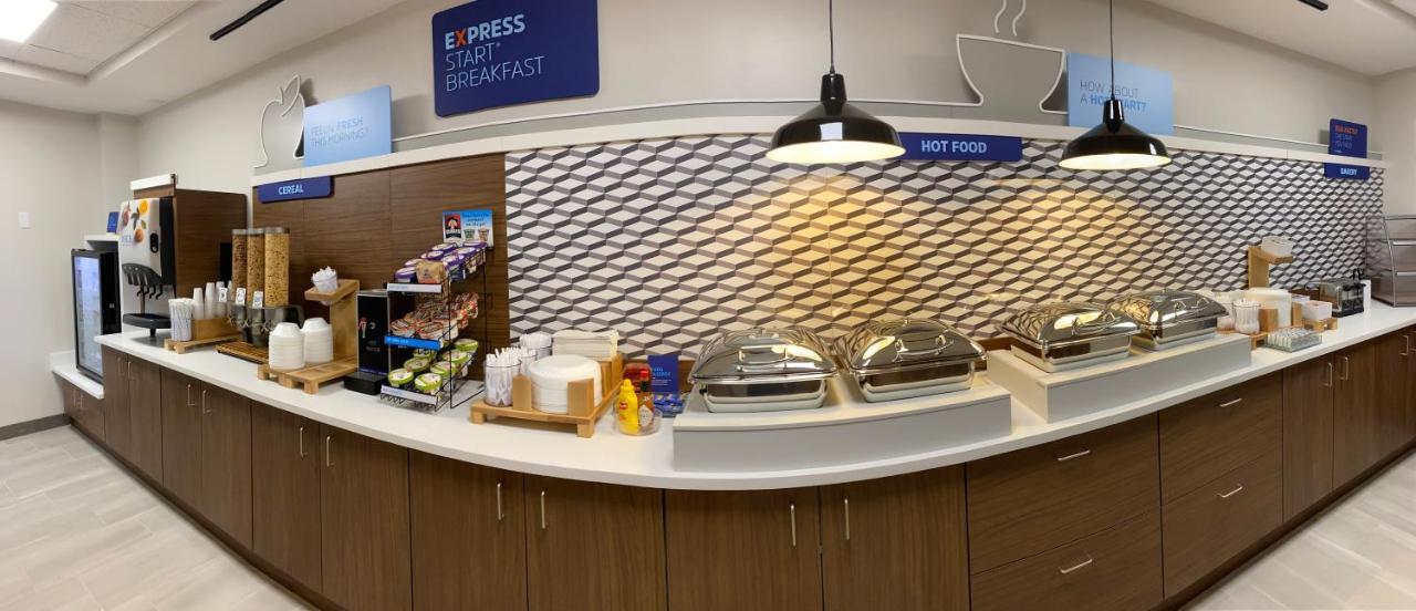 Holiday Inn Express Plymouth By Ihg Esterno foto
