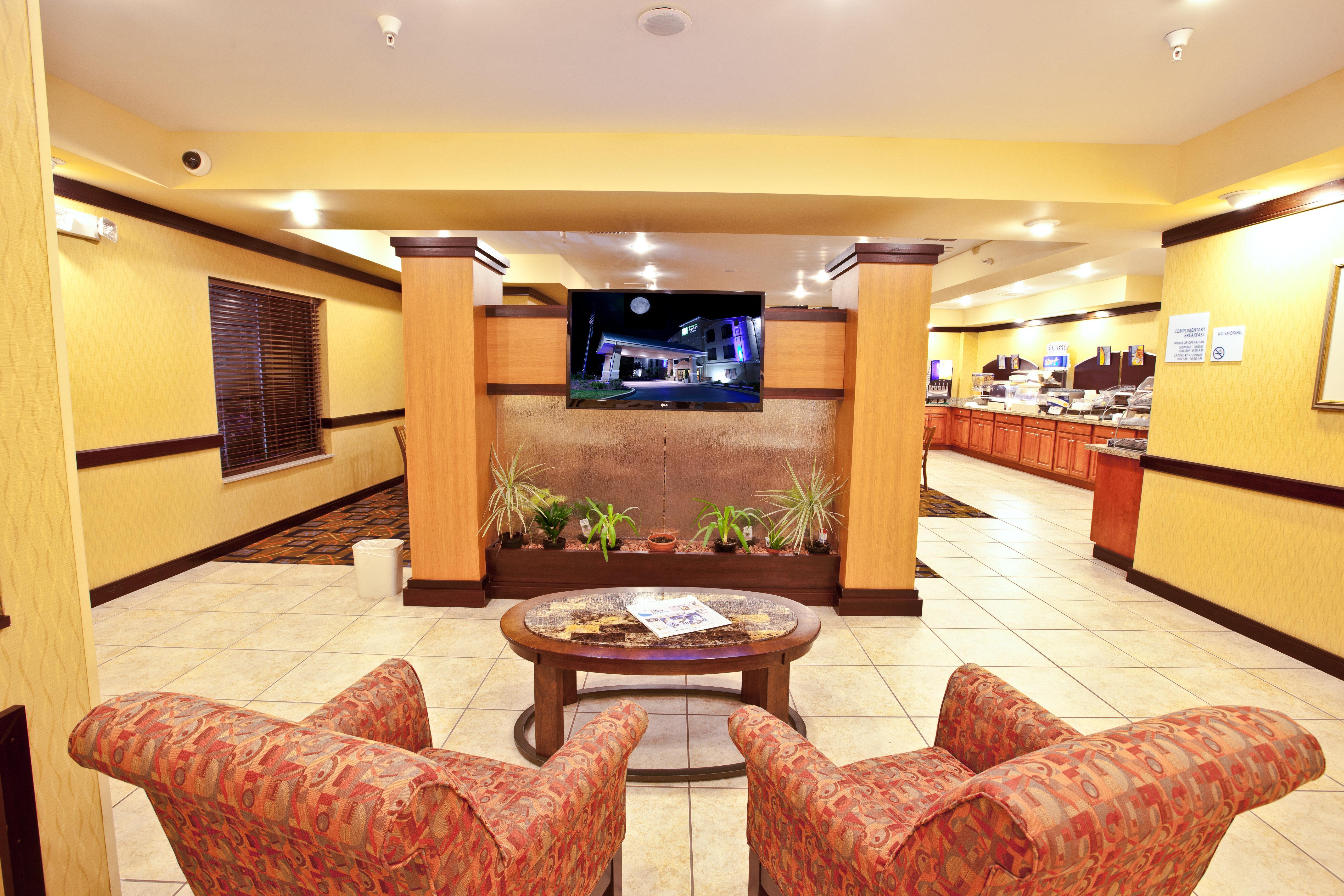 Holiday Inn Express Plymouth By Ihg Esterno foto