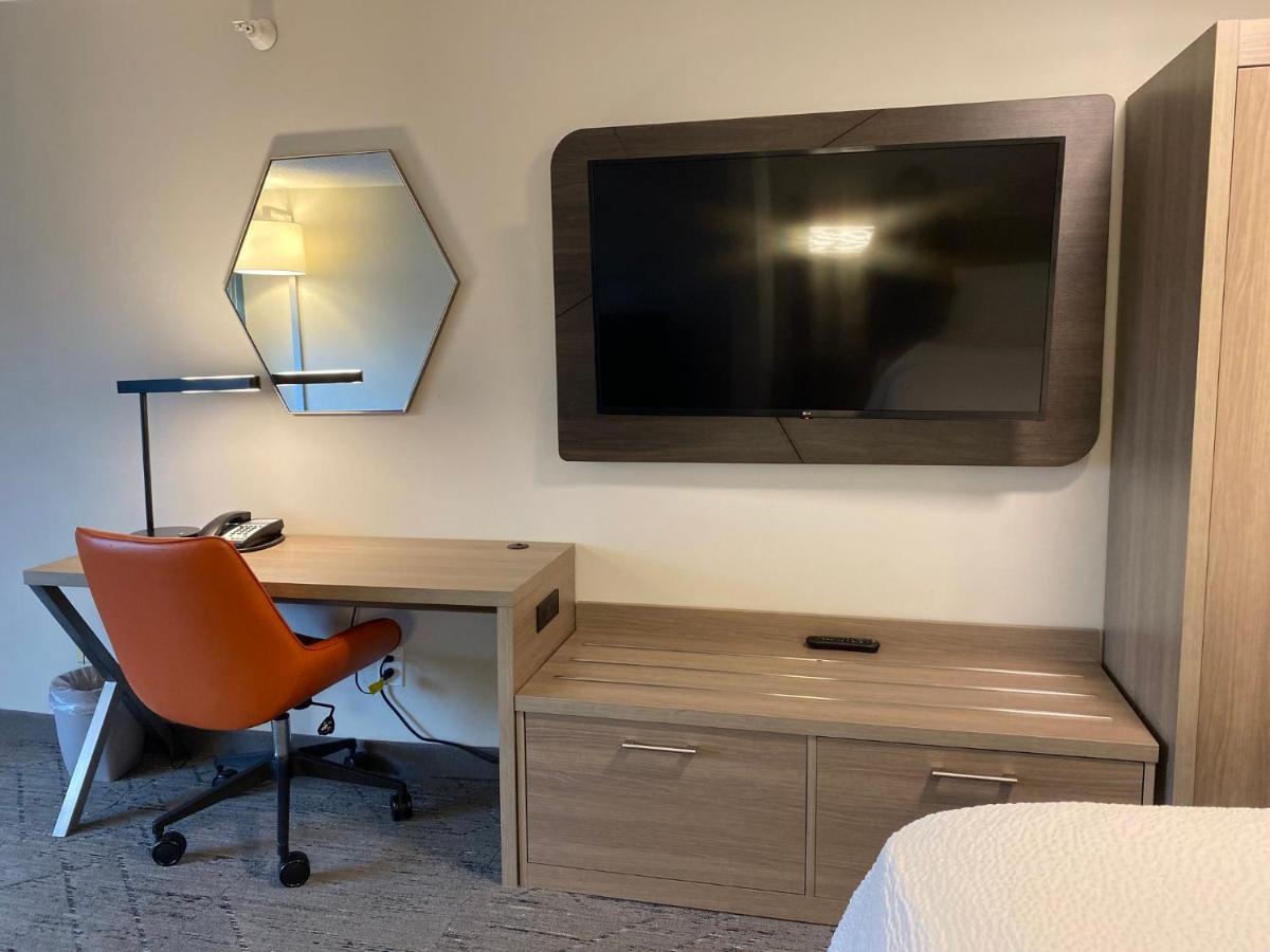 Holiday Inn Express Plymouth By Ihg Esterno foto