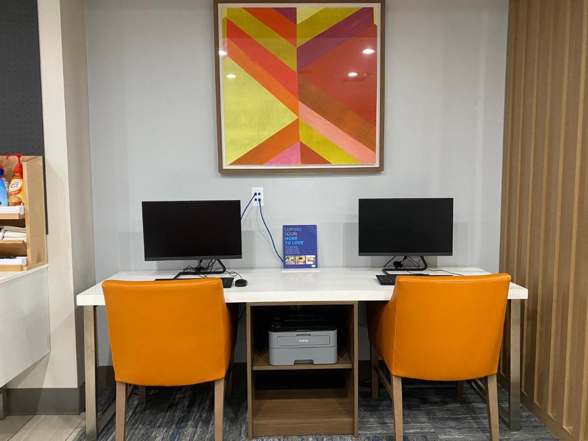Holiday Inn Express Plymouth By Ihg Esterno foto