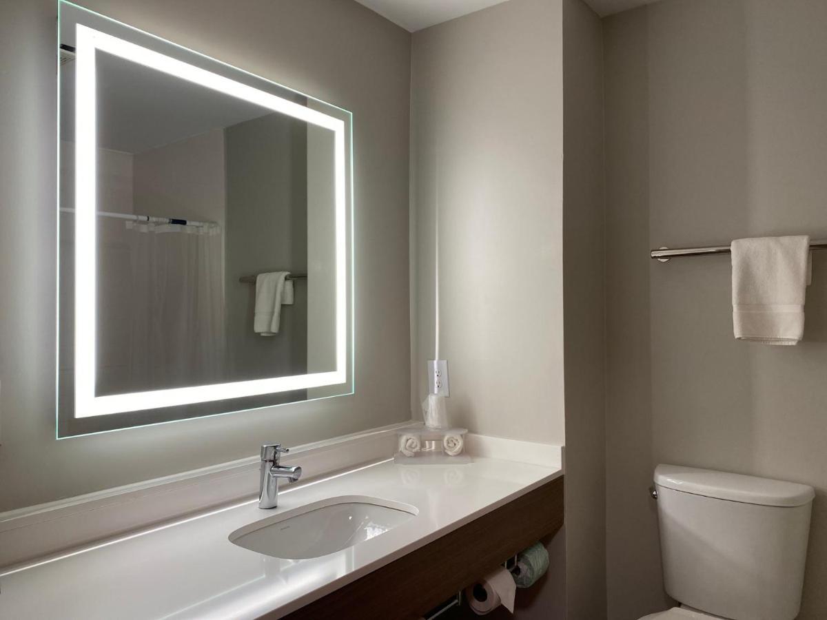 Holiday Inn Express Plymouth By Ihg Esterno foto