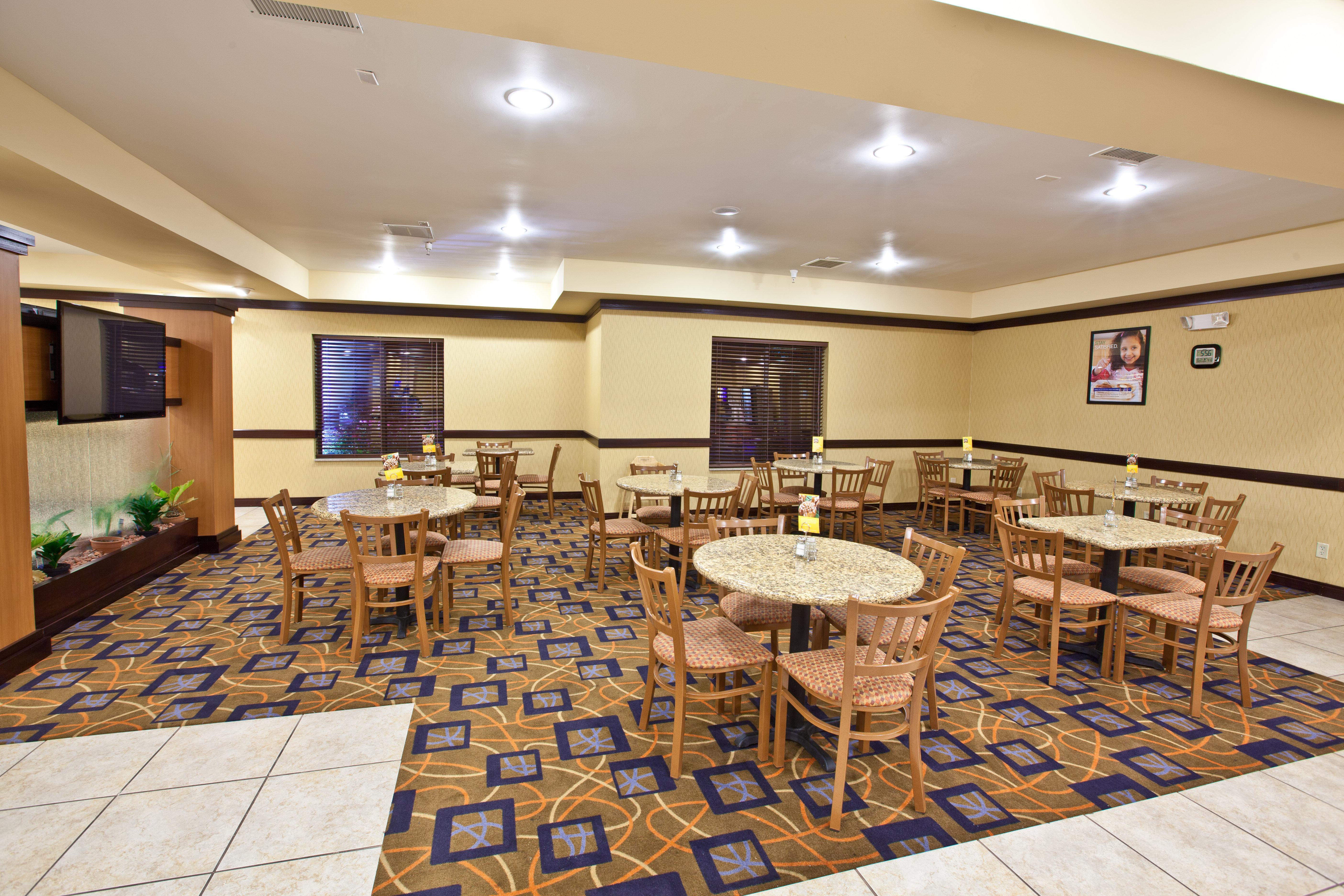 Holiday Inn Express Plymouth By Ihg Esterno foto