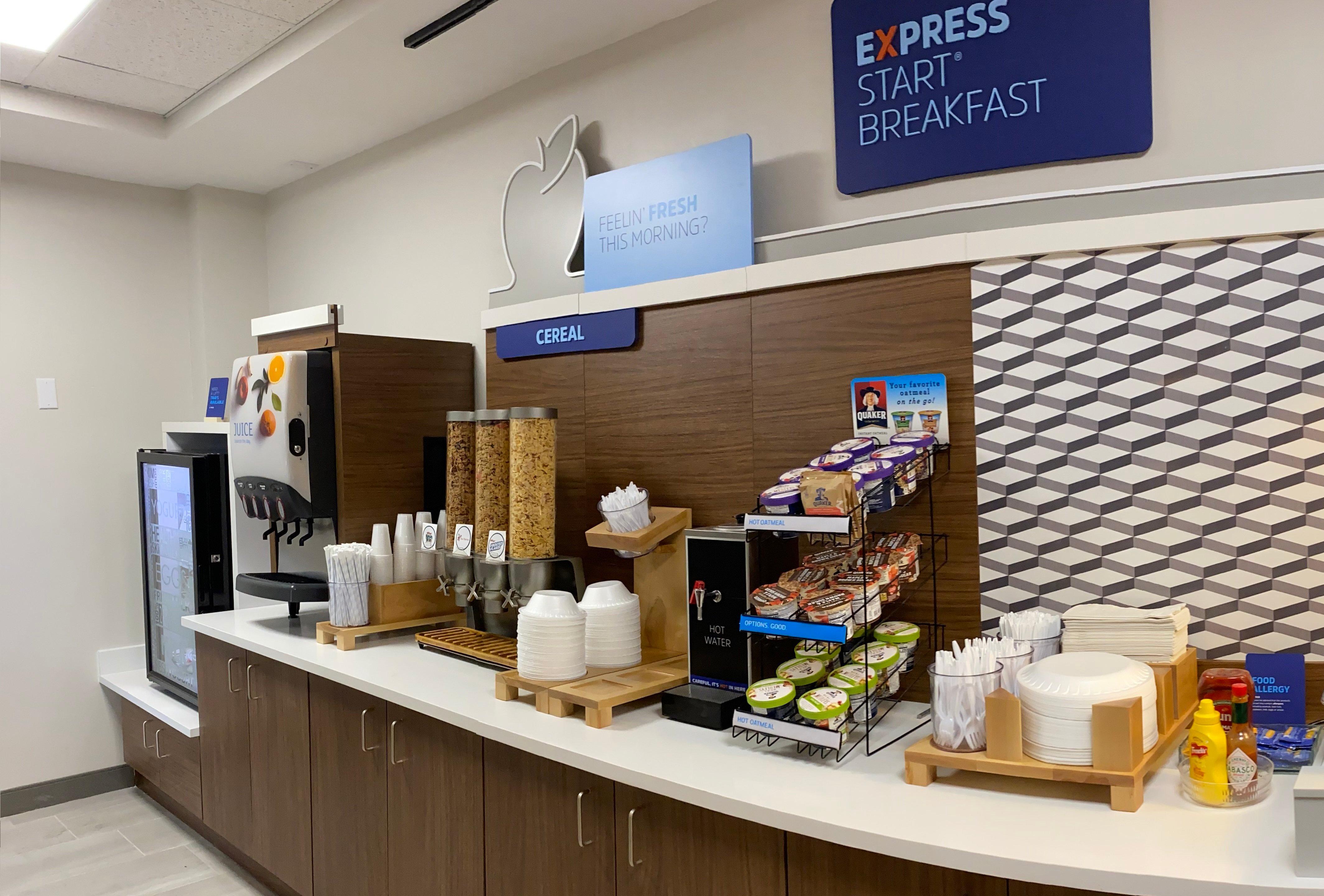 Holiday Inn Express Plymouth By Ihg Esterno foto